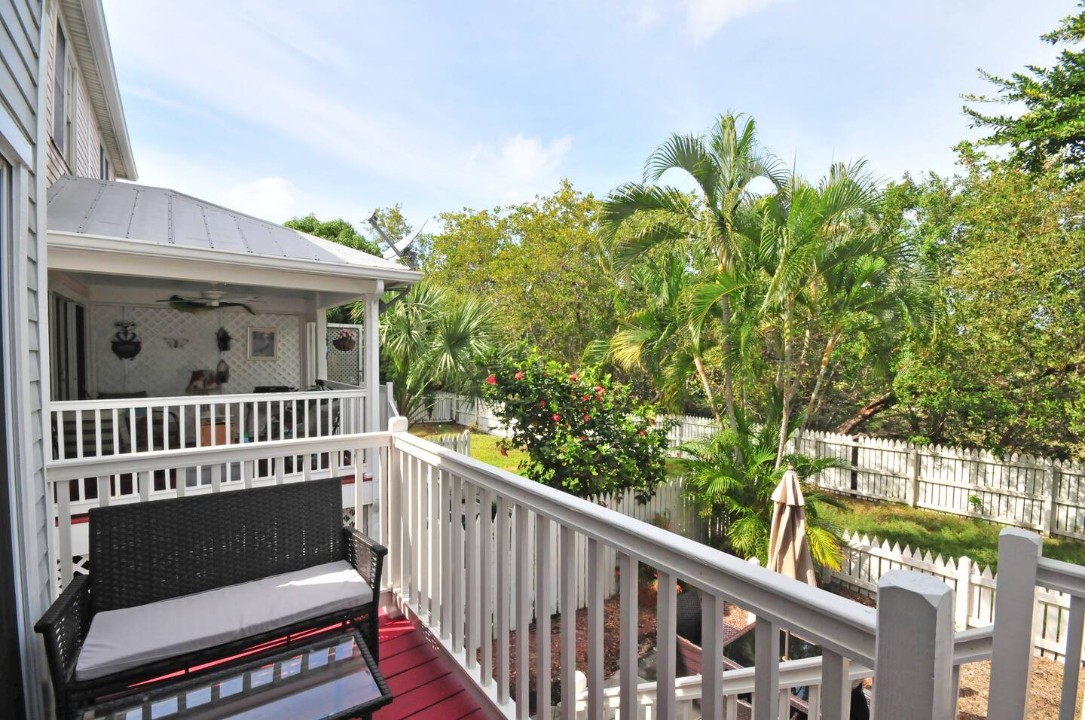 Joan's Caribbean Hideaway — Balcony