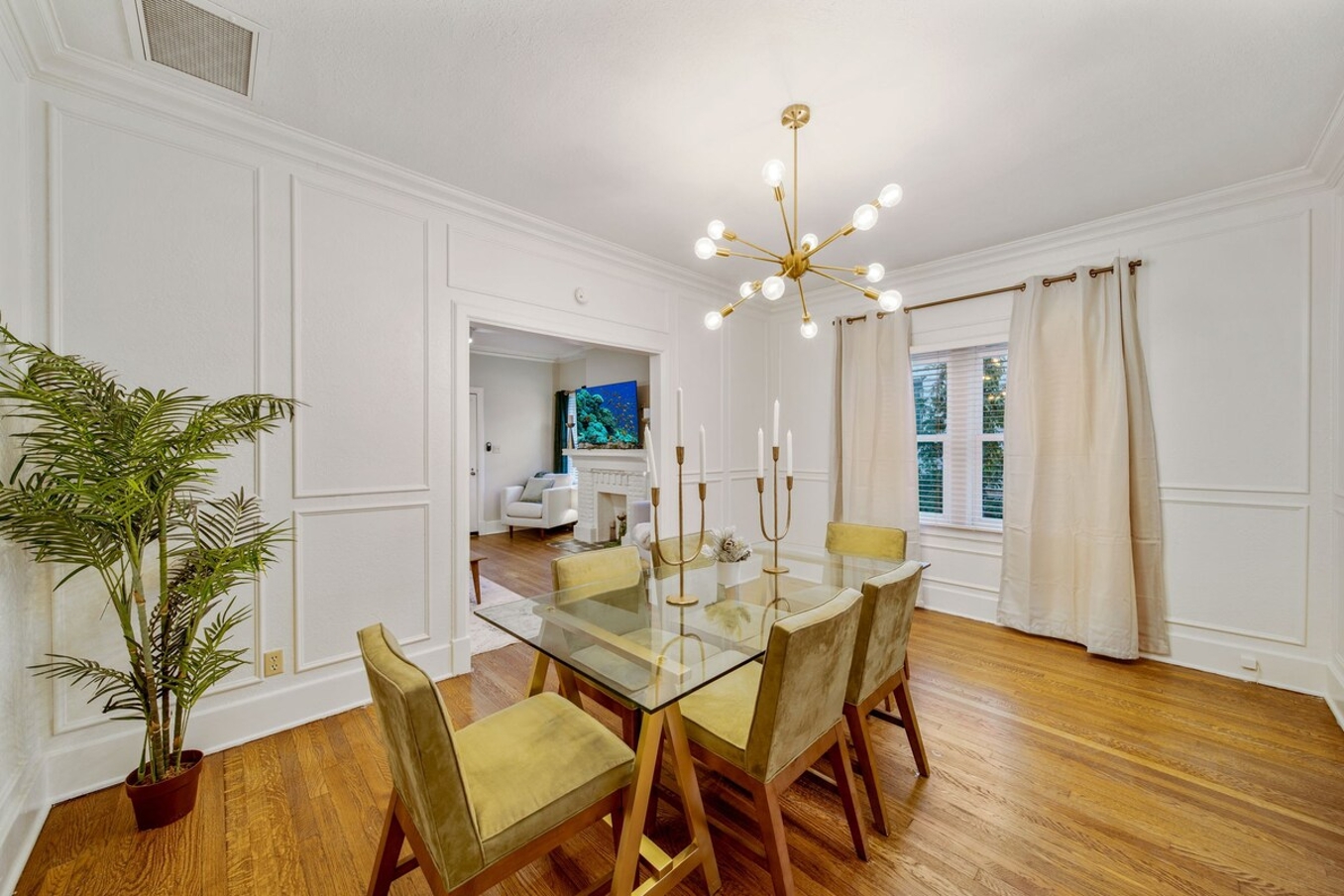 Charming Escape With Hot Tub And Screened Porch - Cozy And Inviting - Tulsa, OK