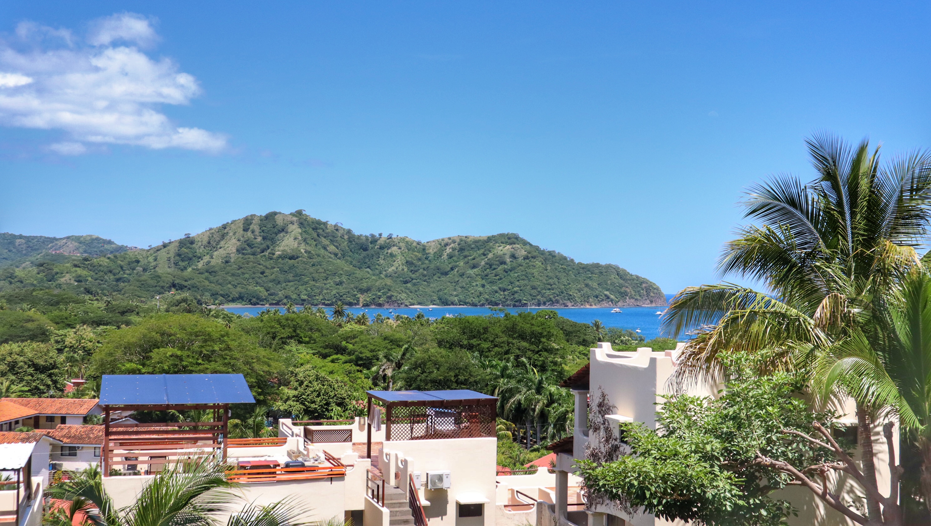 Oceanviews on a Budget - Massive Rooftop Patio — Playas del Coco, Provincia de Guanacaste — vacation rental