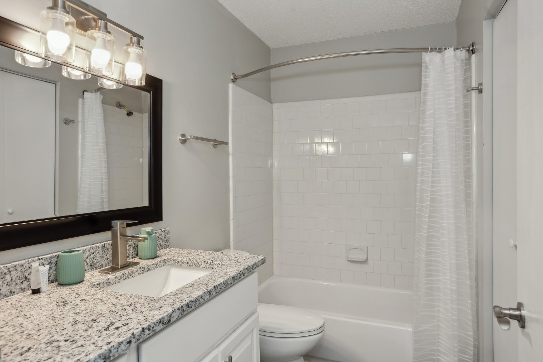 Crest at East Cobb 1830G · Unit 2/2