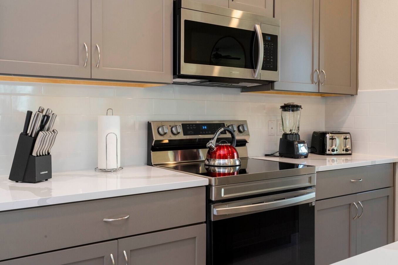 Fall in love for modern luxury with our stunning open kitchen—a beautiful, vibrant space that seamlessly combines style and functionality. a family-friendly retreat where the joy of cooking meets the warmth of togetherness.