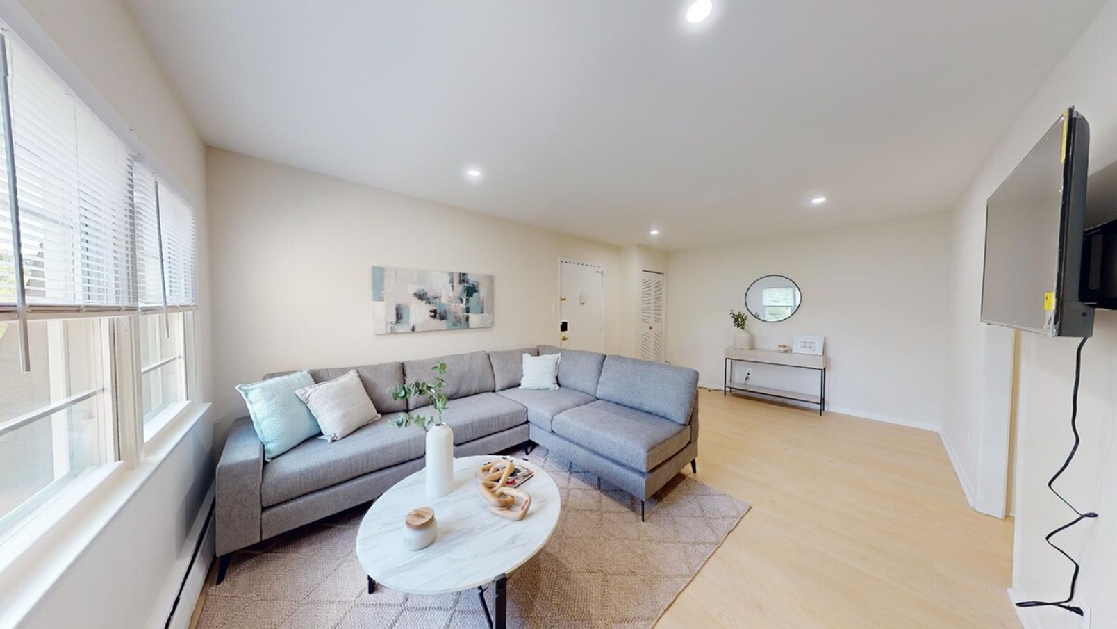 Furnished Apartment With Free Parking, Pool (pb) in Newark, DE