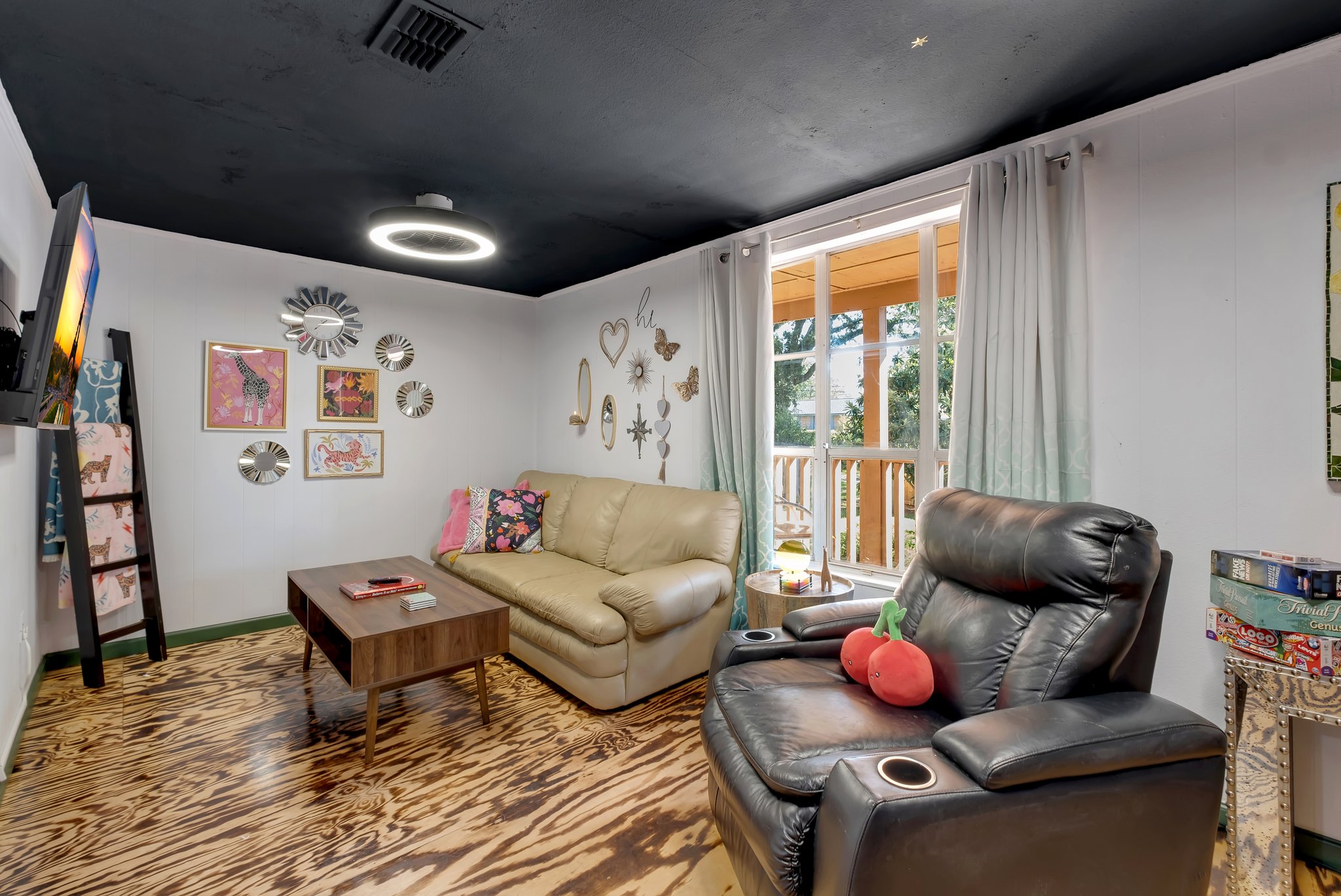 Colorful Treehouse With Creative Vibes - Unique Artistic Haven - Tallahassee, FL