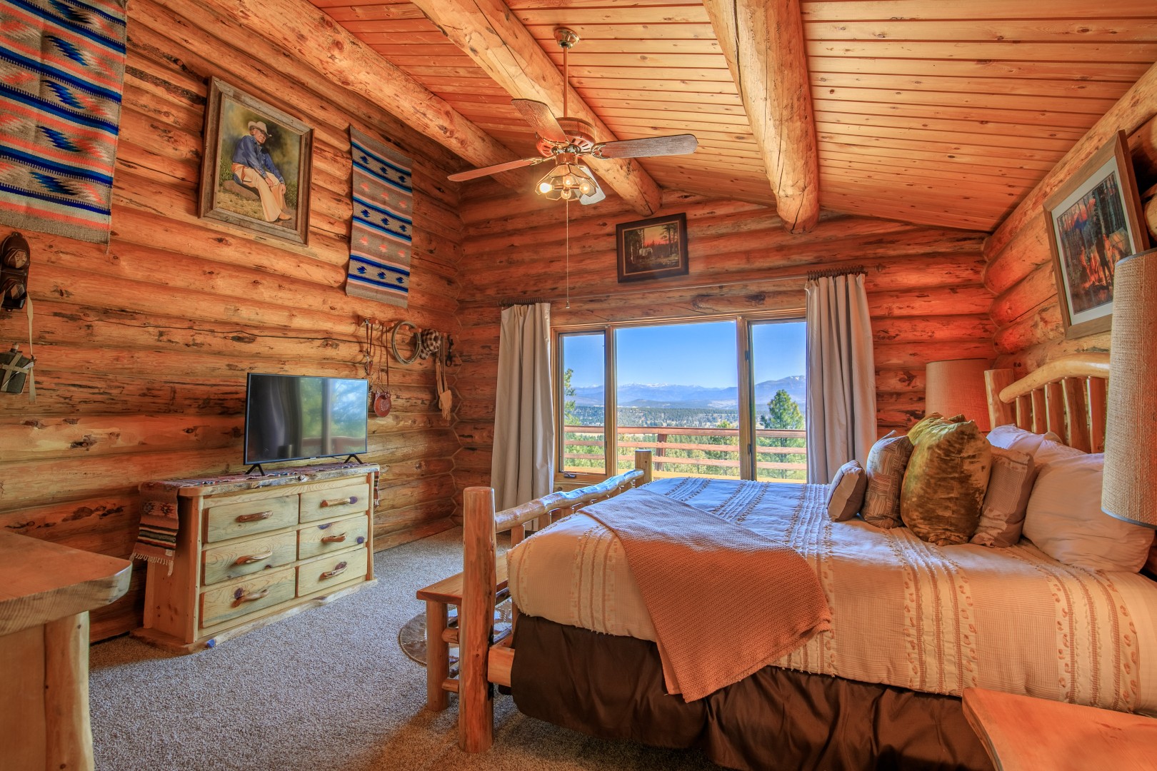 Winter Quarters Cabin- Mountain Views & Hot tub
