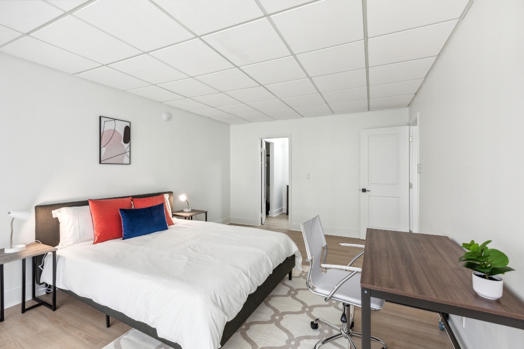 on East, 116 - · Unit 111  1/1
