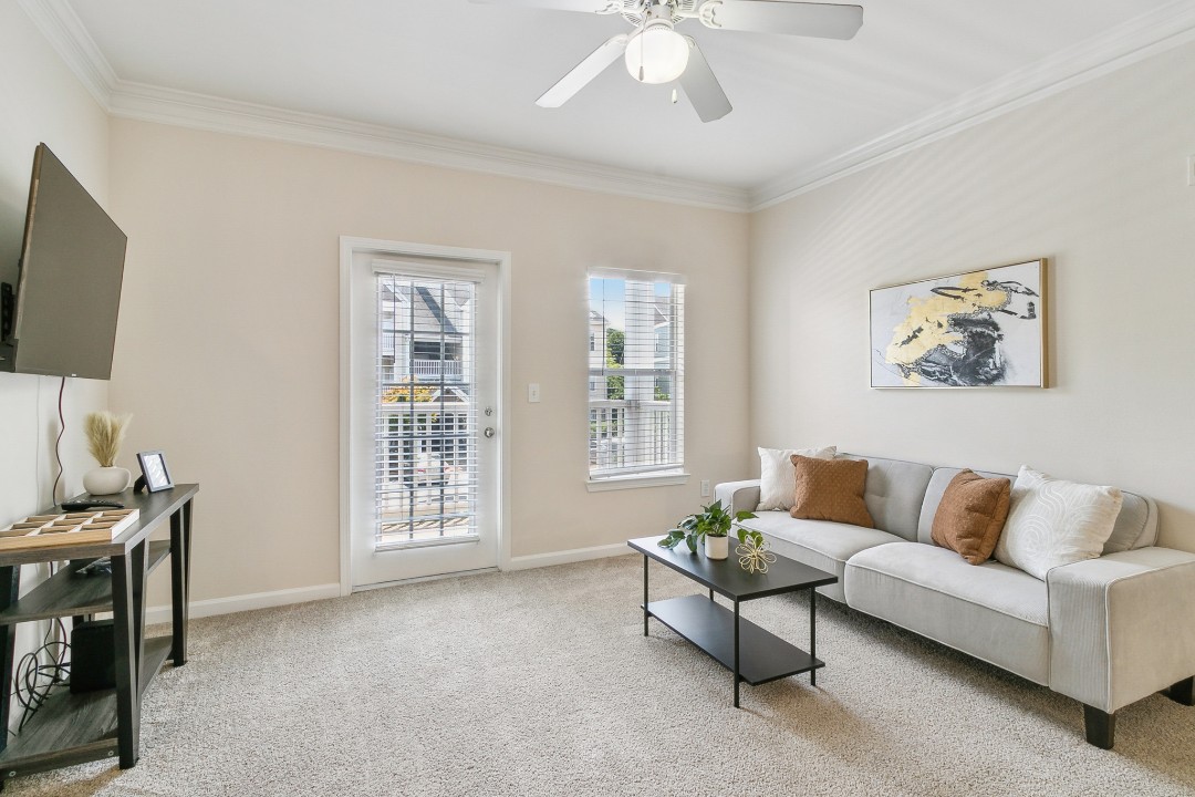 The Verandas, 2325 Calgary Crescent, · Unit 1/1