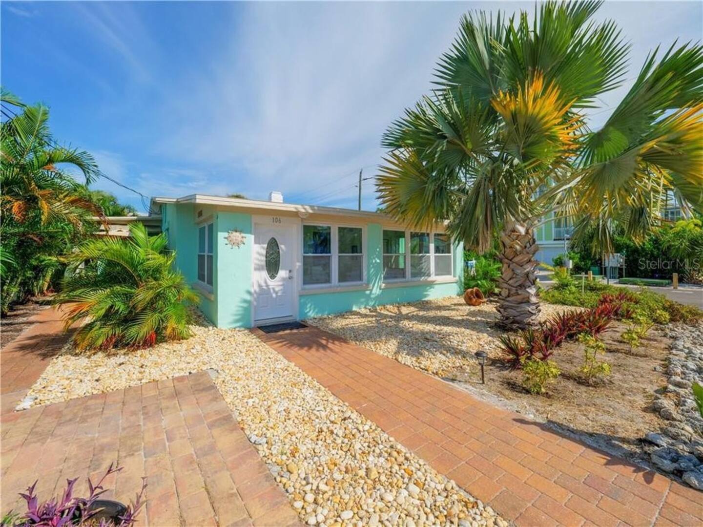 Darling Old Florida Beach Cottage Steps From Gulf! — Bradenton Beach, FL — vacation rental