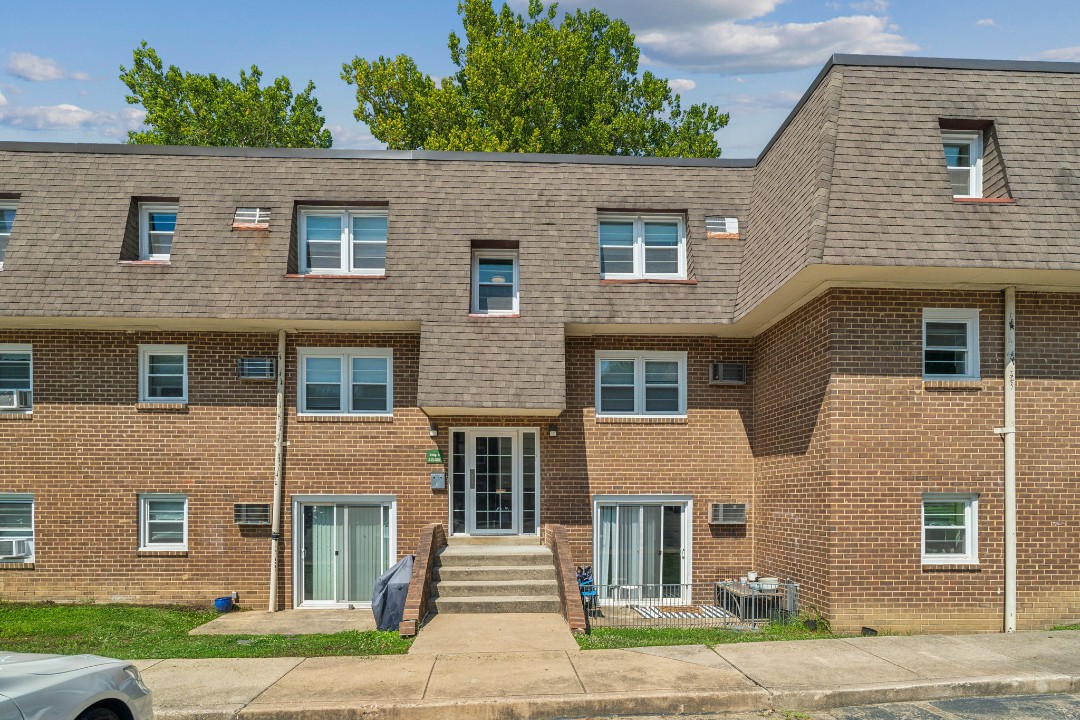 Pinebrook 618 Wharton Drive 2 Bed 2 Bath