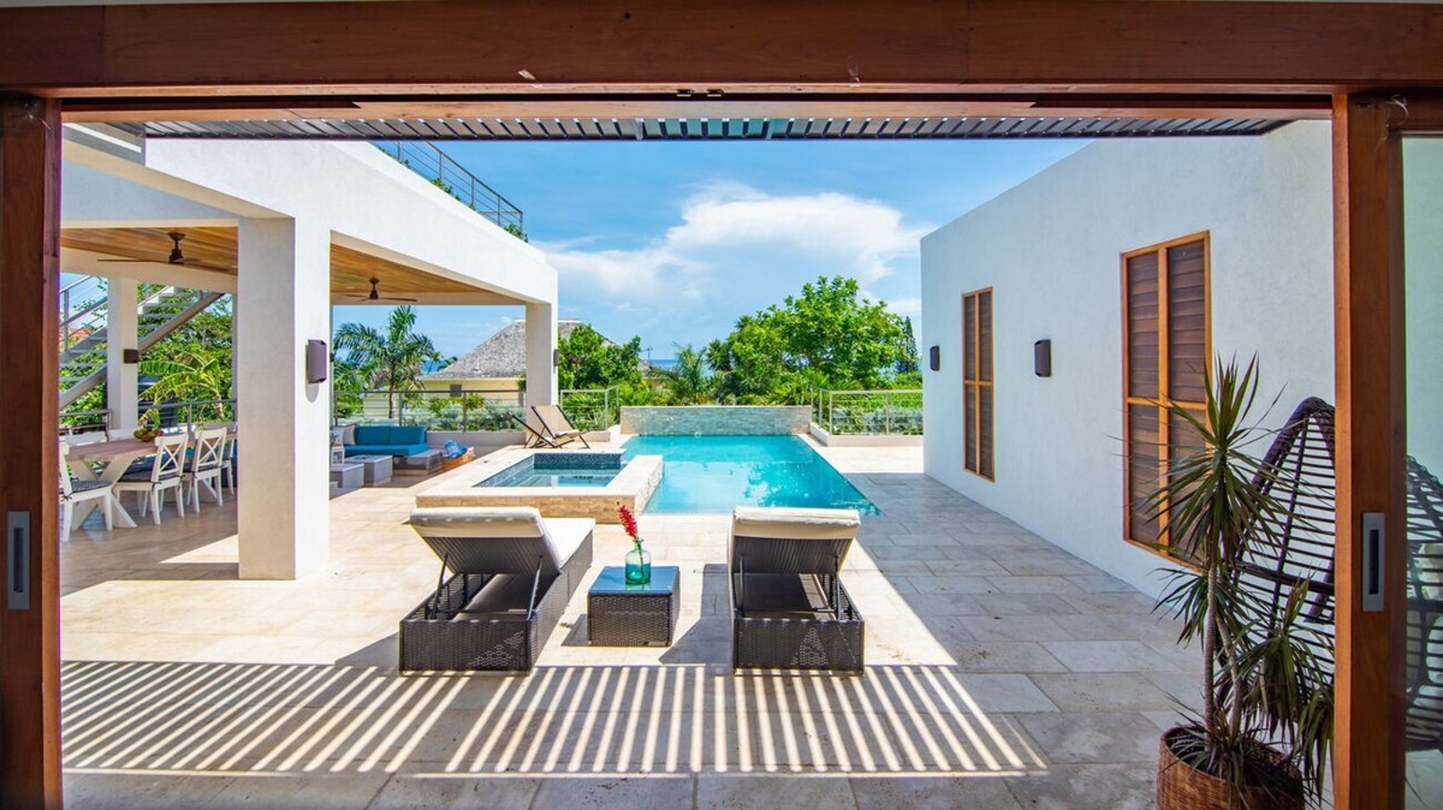 Simmer Down -MODERN! STAFF! STAFF! BEST BEACH IN A STROLL!  — Silver Sands, Trelawny Parish — vacation rental