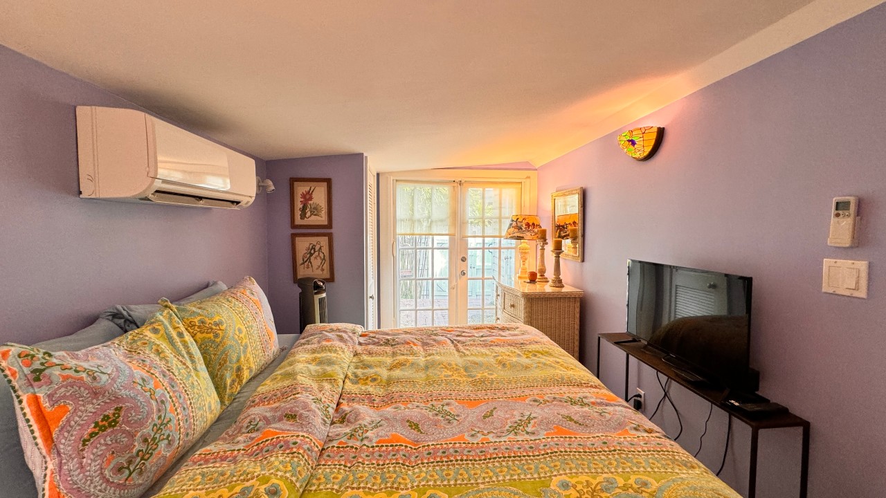 Carsten Lane Cottage — Bedroom 1
