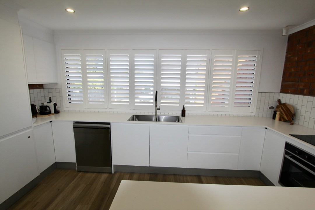 Recently renovated kitchen with modern appliances and ample bench space.
Includes oven, cooktop, microwave, kettle, fridge/freezer, and dishwasher