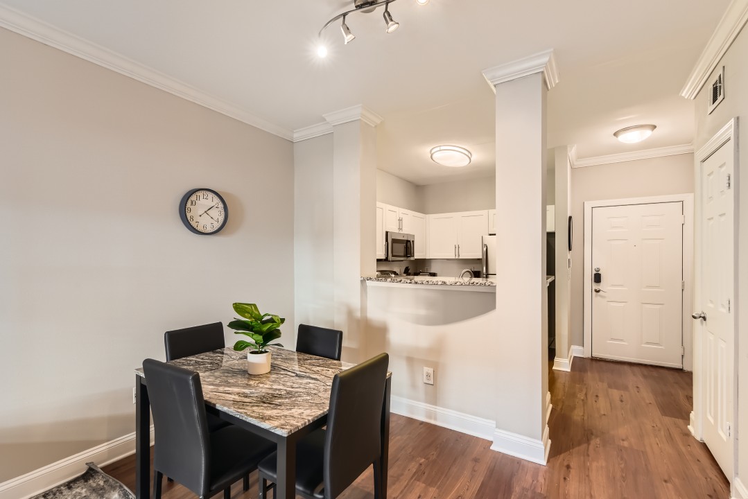 Crest at Midtown · Unit 1323 1/1