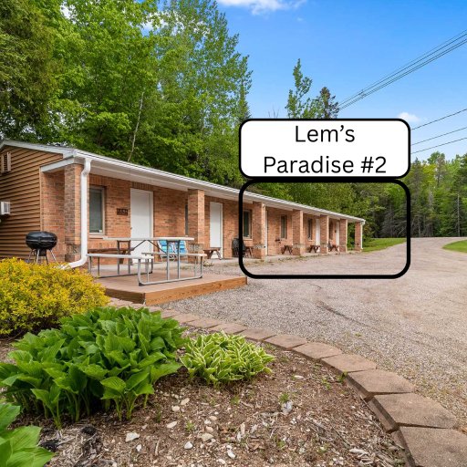 Private entrance with parking right at your door - that's Lem's Paradise #2 on the right.