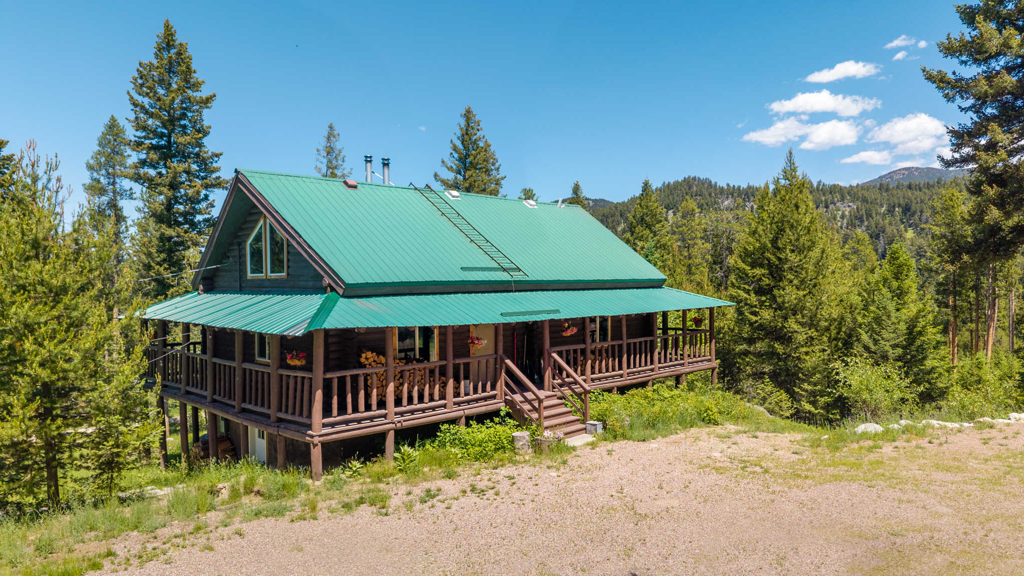 Dog Friendly Mountain Cabin with Hot Tub — Philipsburg, MT — vacation rental