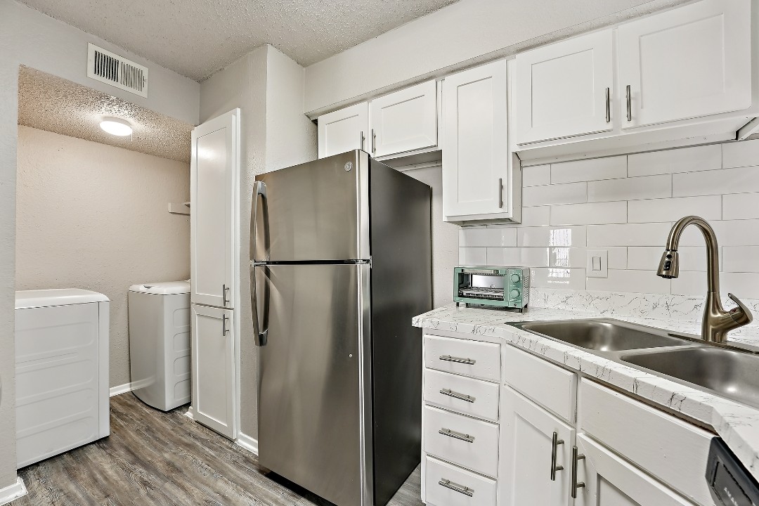 The Landry · Unit 368 2/2