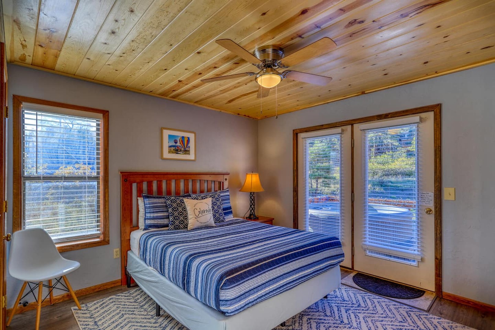 Guest Bedroom - Queen - Patio doors to hot tub