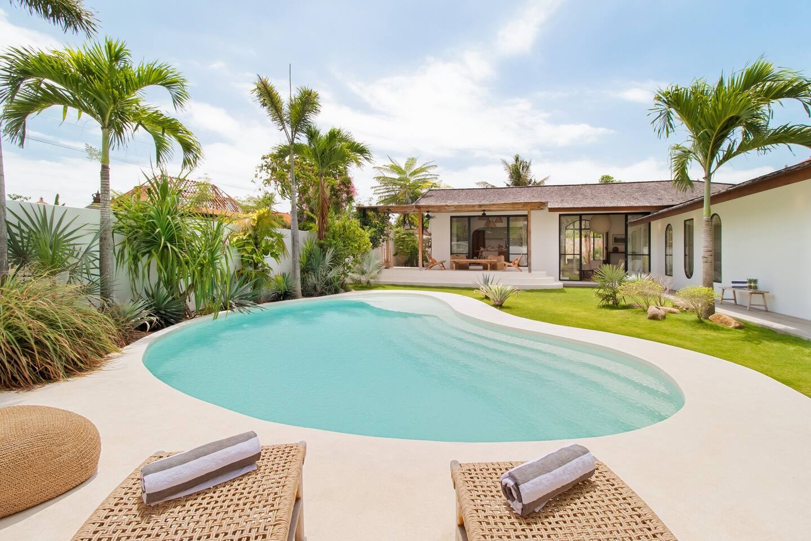 Villa Panas Sekali