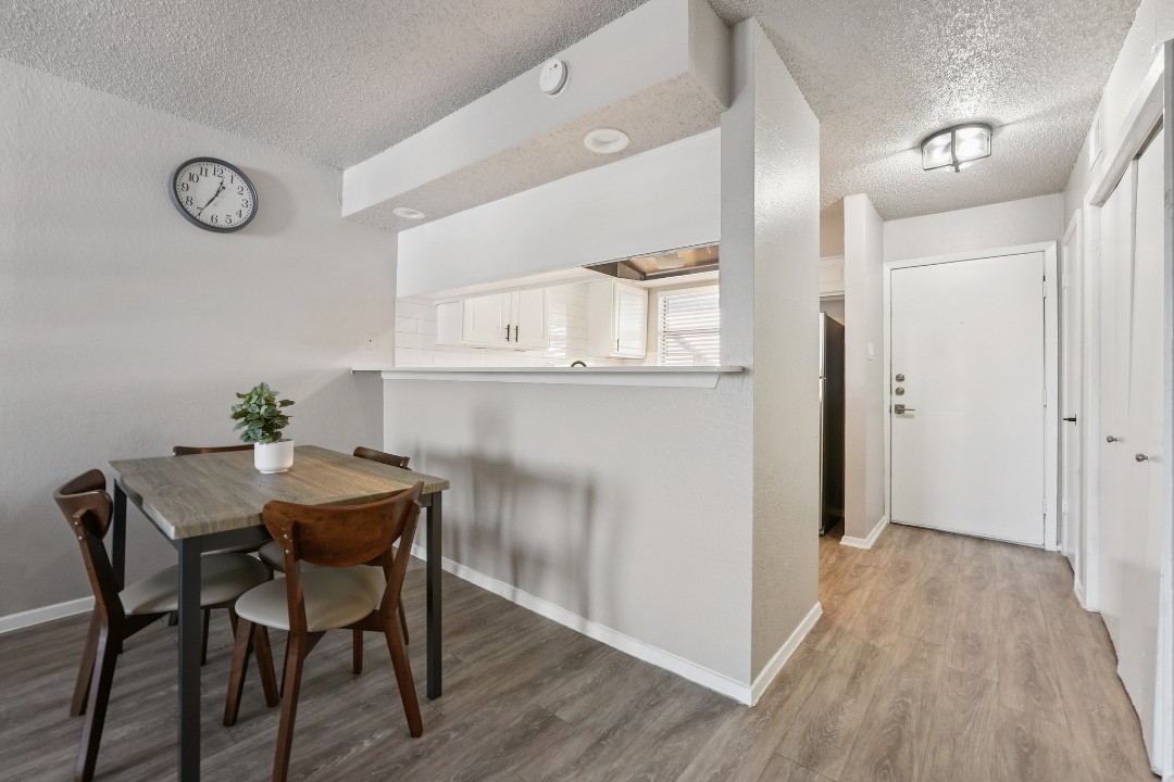 The Landry · Unit 306 2/2