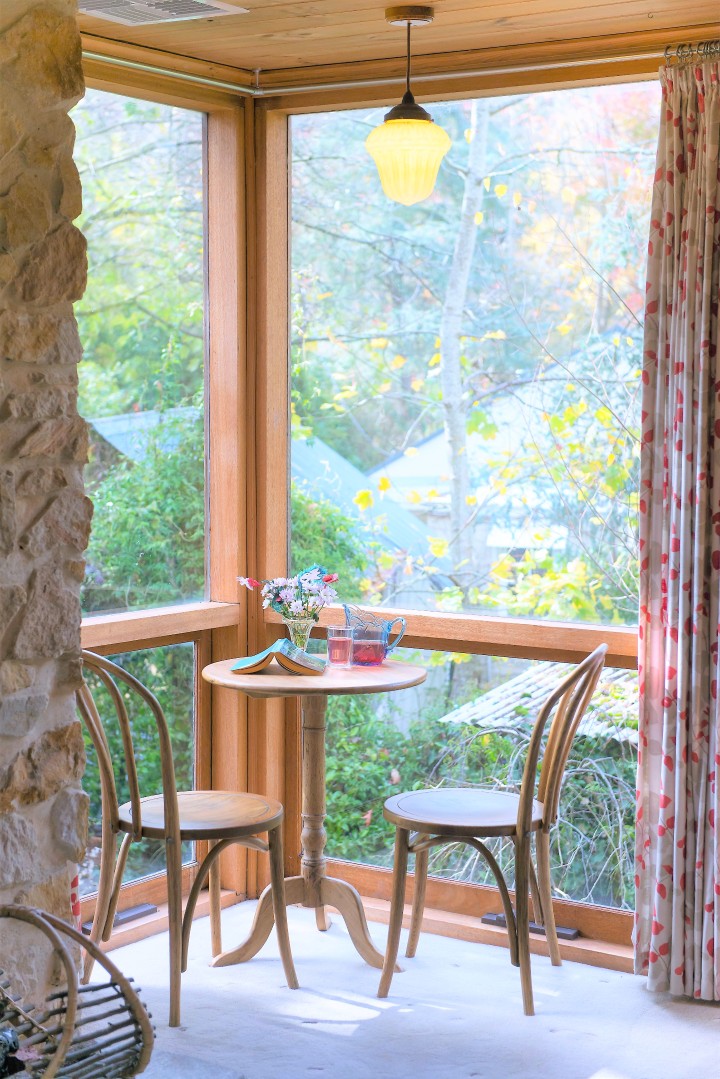 Property features a split system reverse cycle air-conditioning unit, so you'll have both heating and cooling available to ensure your stay is comfortable year-round.