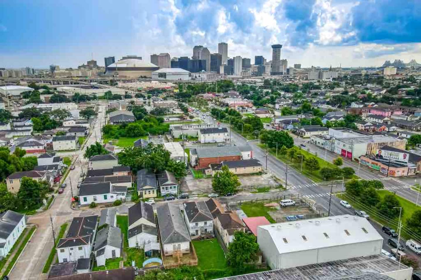 Ariel view with proximity to Superdome and downtown