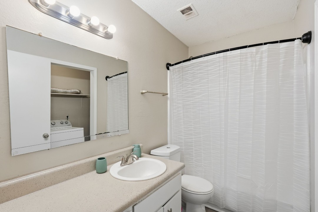 Tucker Square 2/1.5 · Unit 1318G