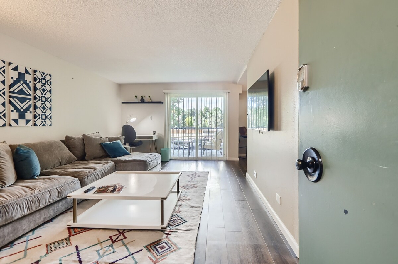 2375 S Linden Ct 1 bd Condo* Pets* Patio* photo 4