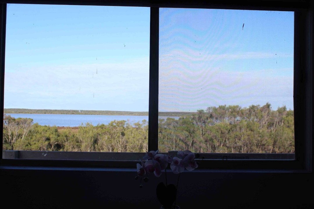 Escape to Lakeside - 