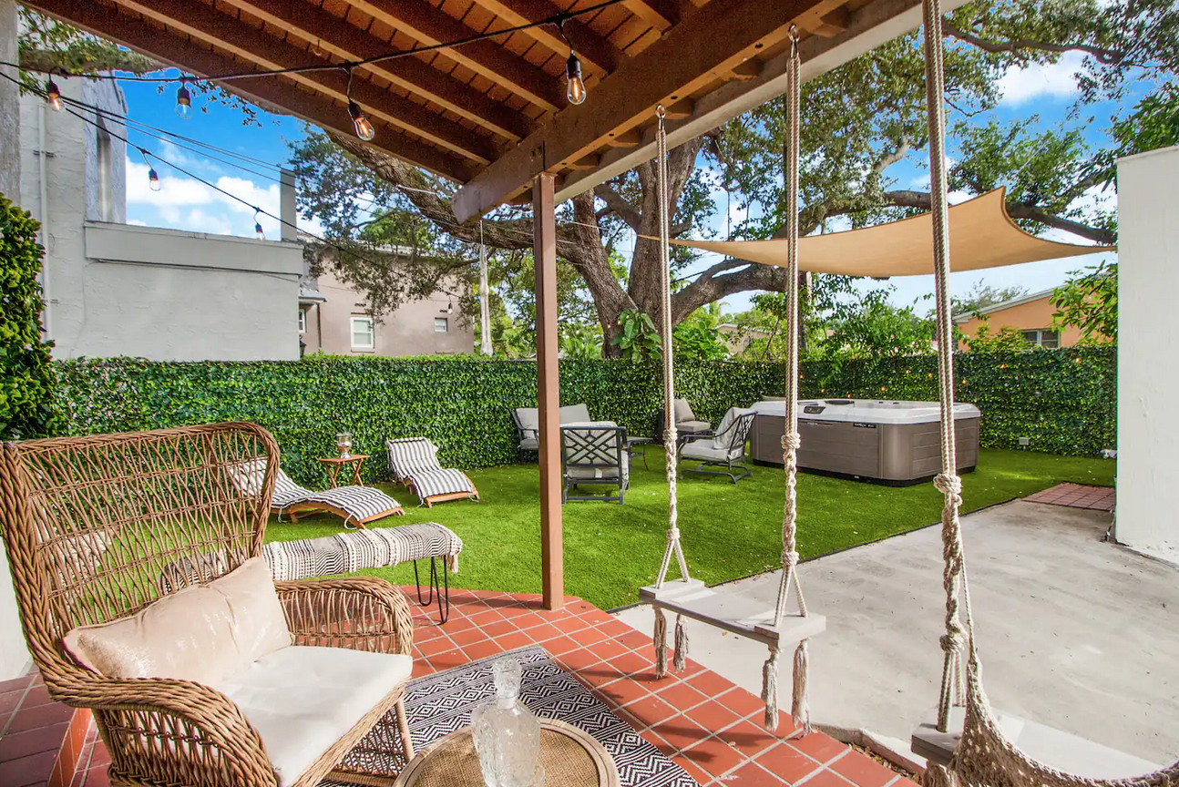 Casa Verde | Design District |5BR| Hot Tub