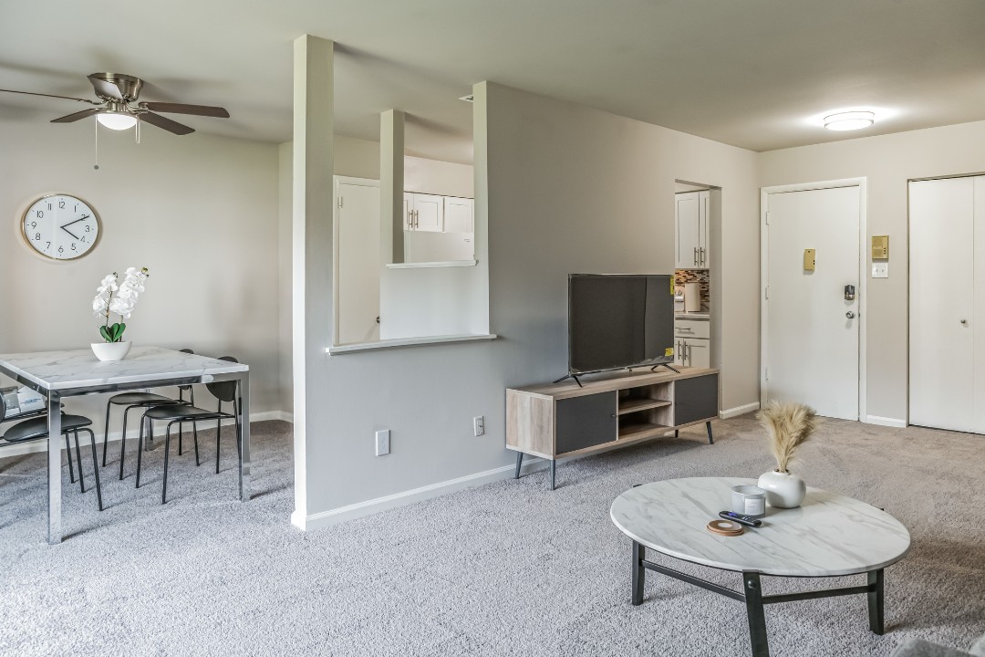 The Chateau, 316 Shipley Rd · Unit apt 415, 2bd/2bth