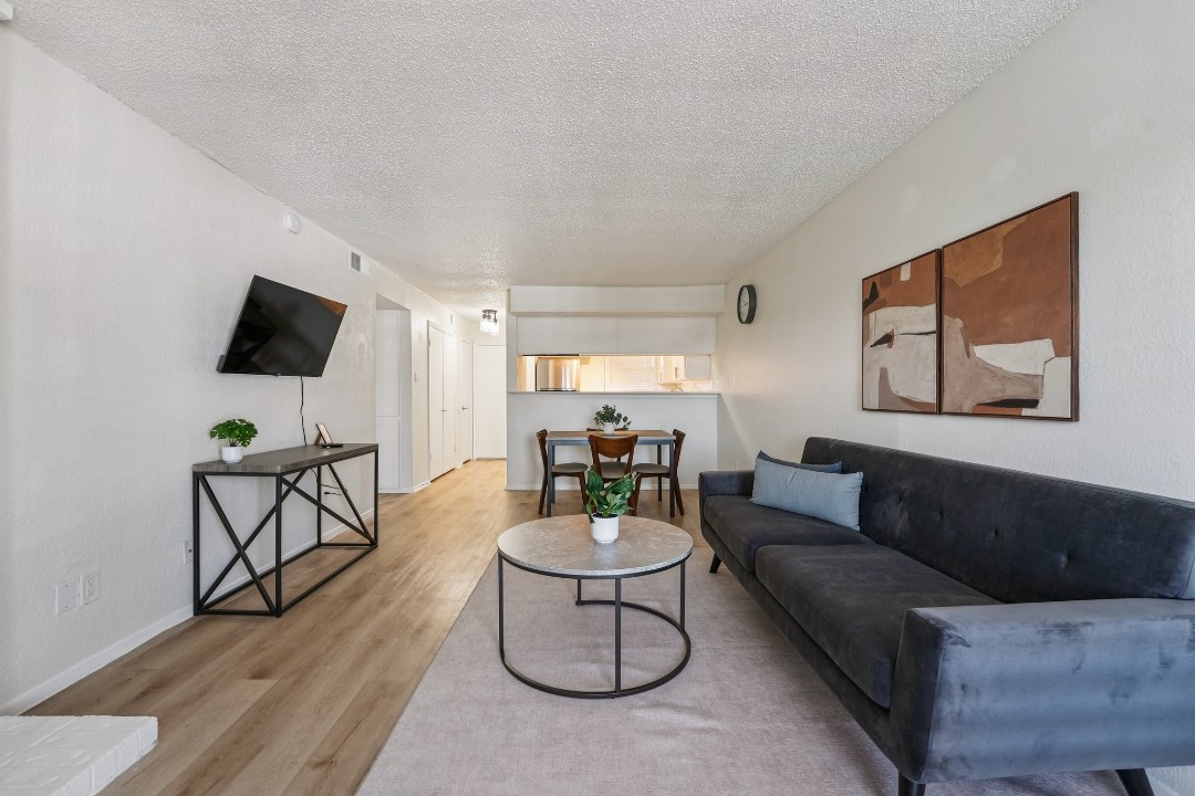 The Landry · Unit 307 2/2