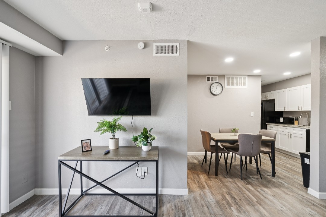 Vista Buena · Unit 3331 1/1
