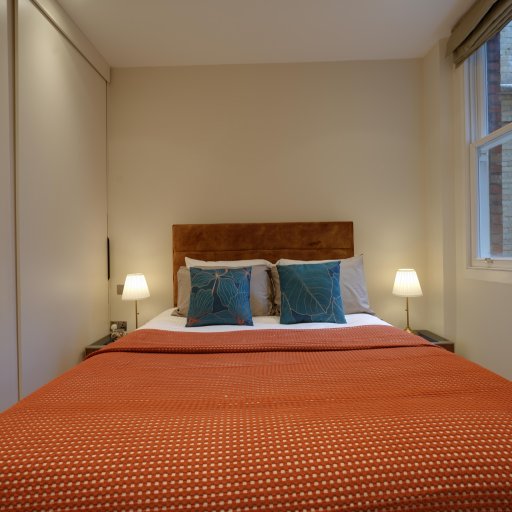 Group Stay By Oxford St & Soho • 18 Guests