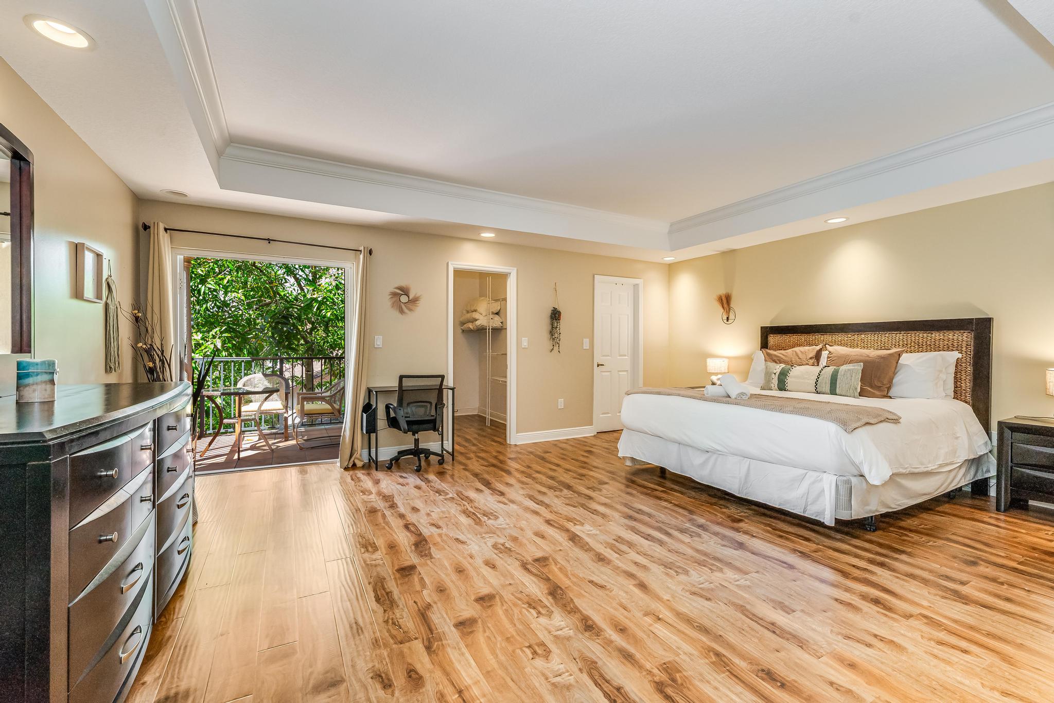 Salty Fox – 5bd Oasis W/ Spa, Beach & Downtown - The Bahamas