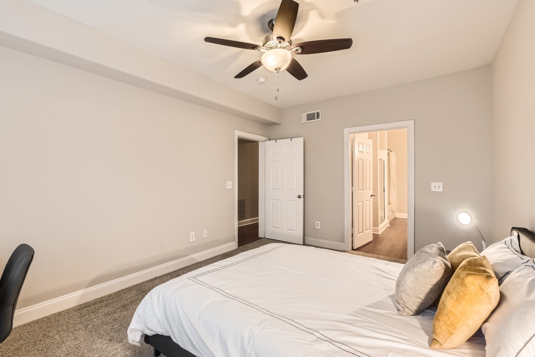 Crest at Midtown · Unit 4117 1/1