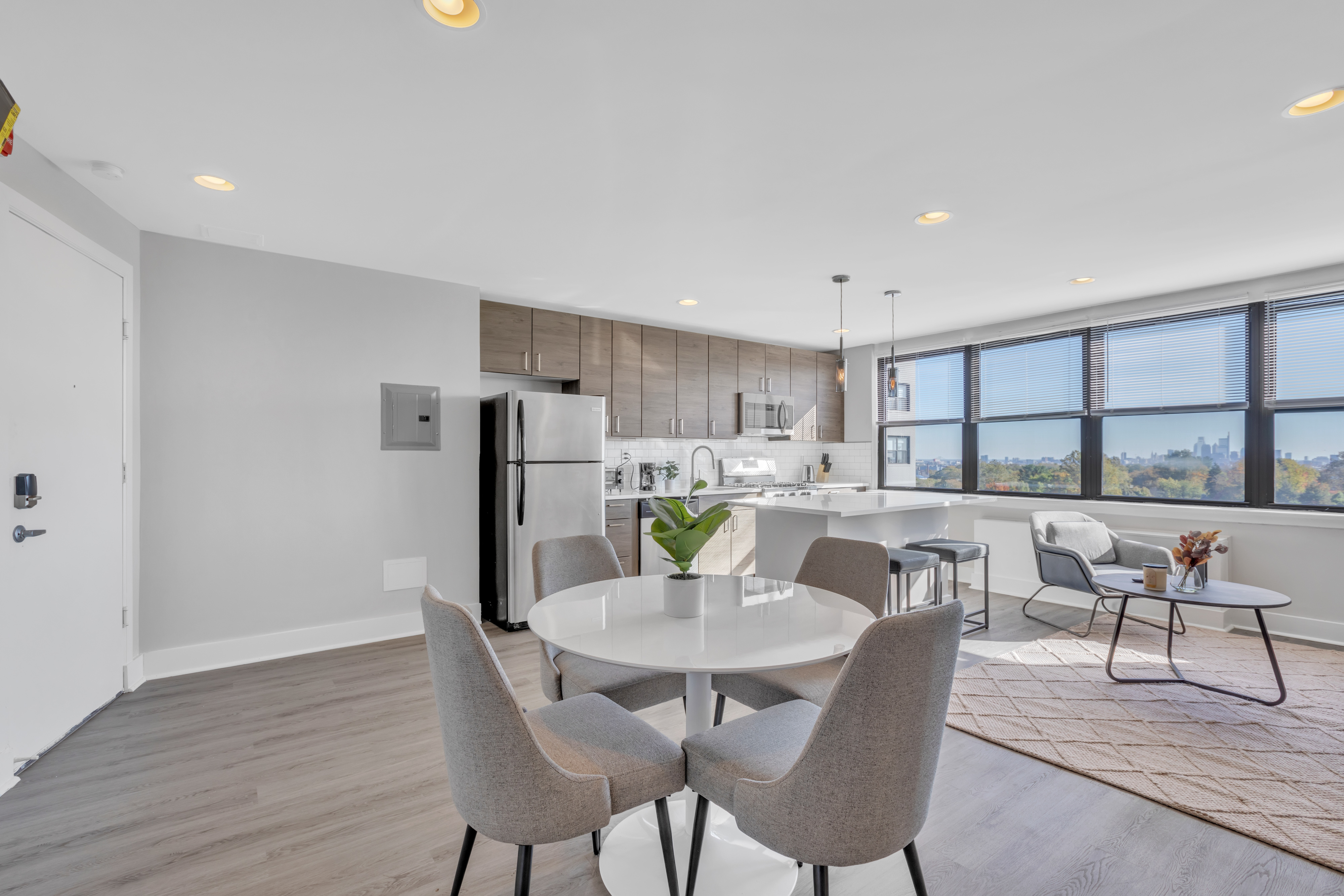 Avenue  B946 2Br photo 3