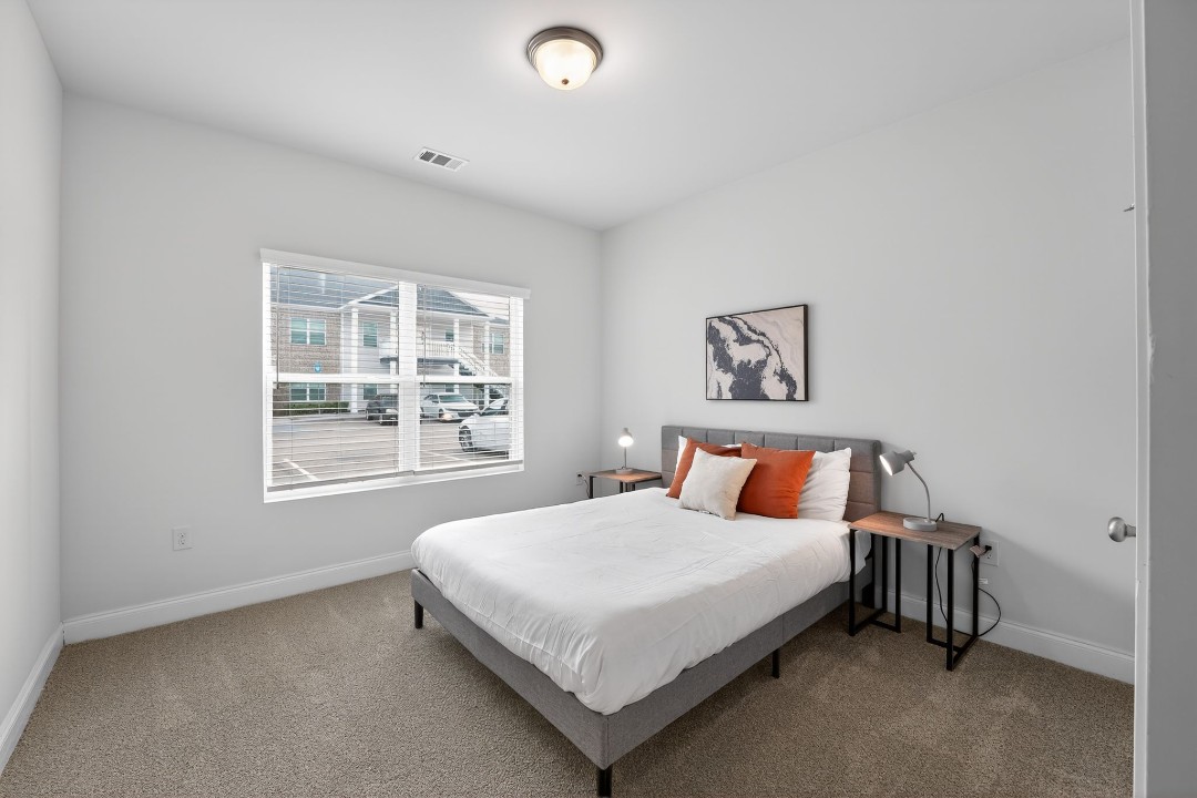 Hickory Grove · Unit 1105 2/2