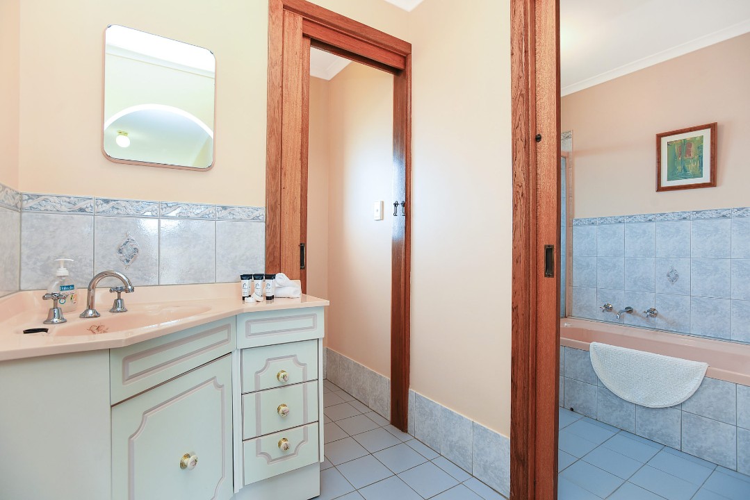 2 bathrooms and 3 toilets, including an ensuite for the master bedroom—ideal for larger groups.