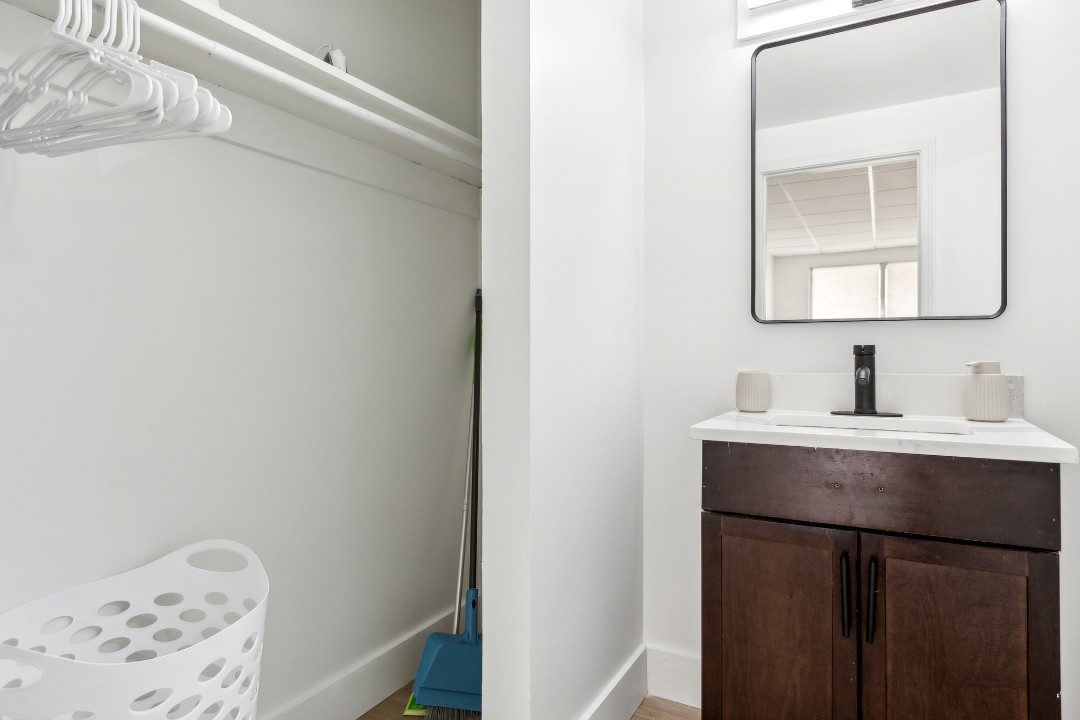 on East, 120 - · Unit 111  1/1