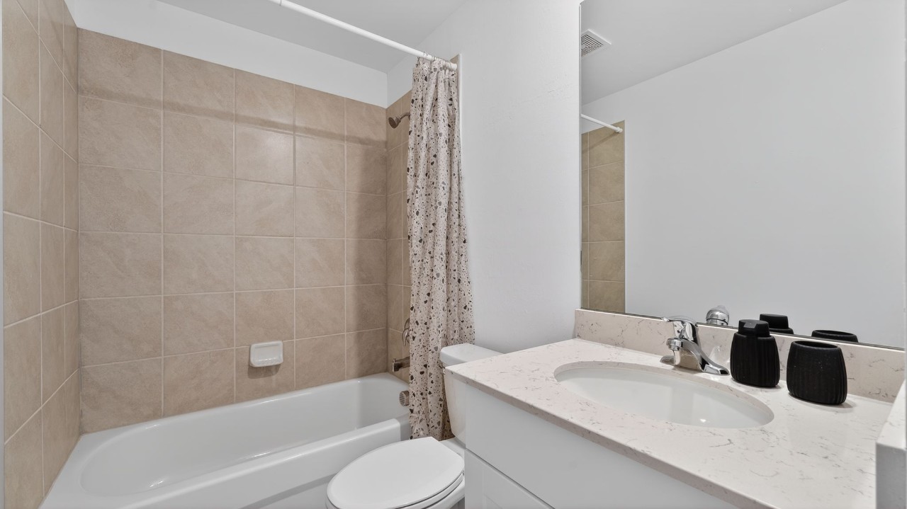 Landings at Westport · Unit 2020