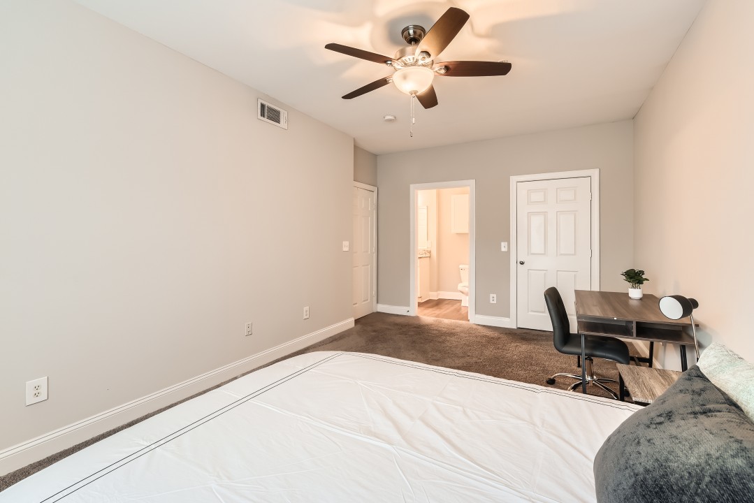 Crest at Midtown · Unit 4221 1/1