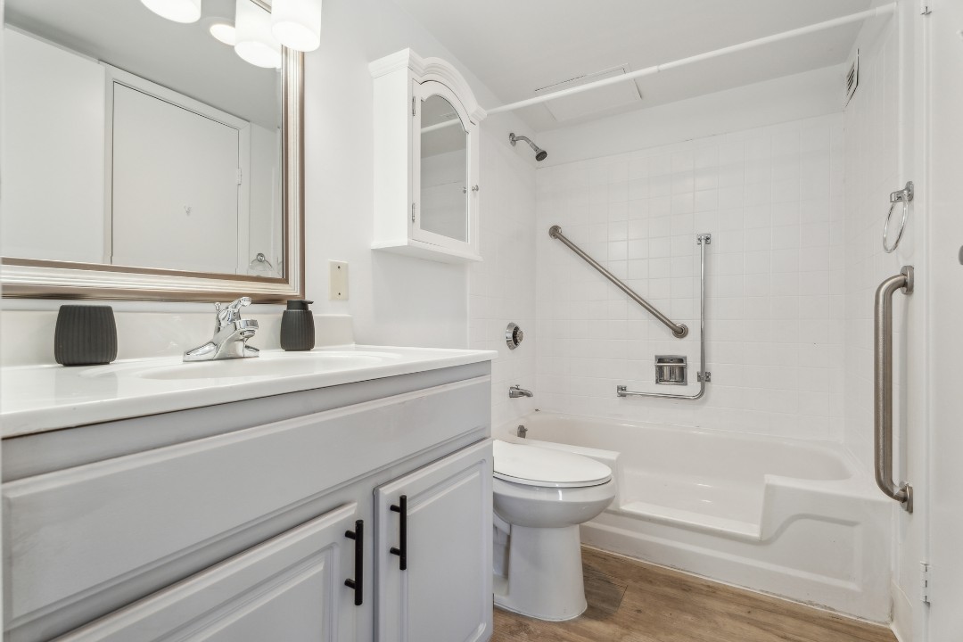 Legacy at Imperial Village · Unit 807 2/2