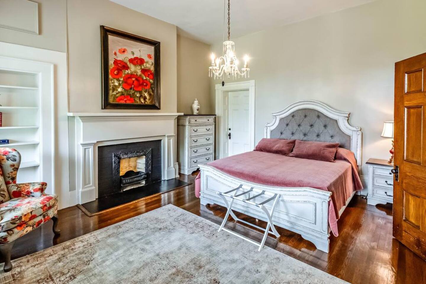 The Litz Mansion - The Etta V. Room — Tazewell, VA — vacation rental