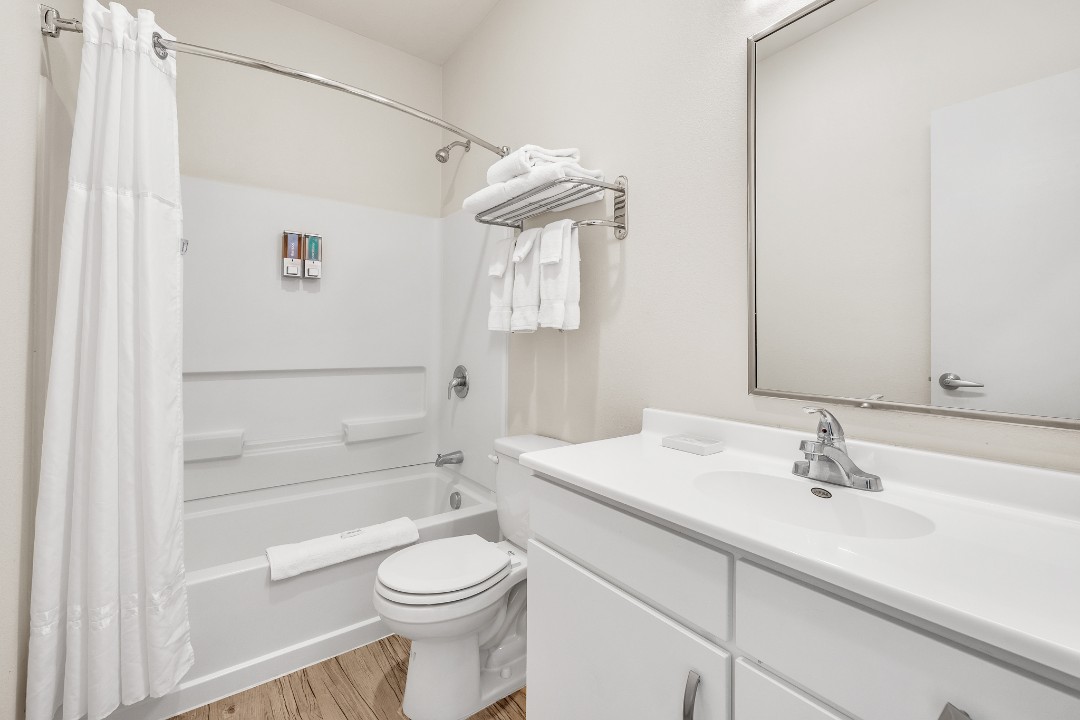 Simplicity At the Rim · Unit 1102  1102 3/2