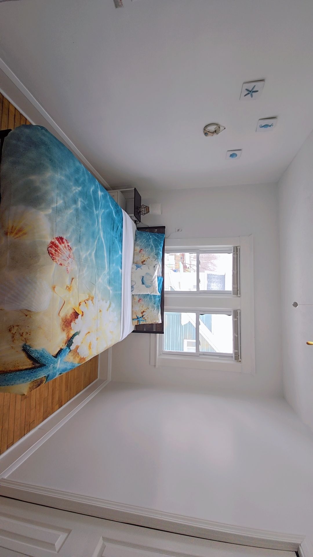 Lakewood Bluepearl Beachy Apartment in Lakewood, OH