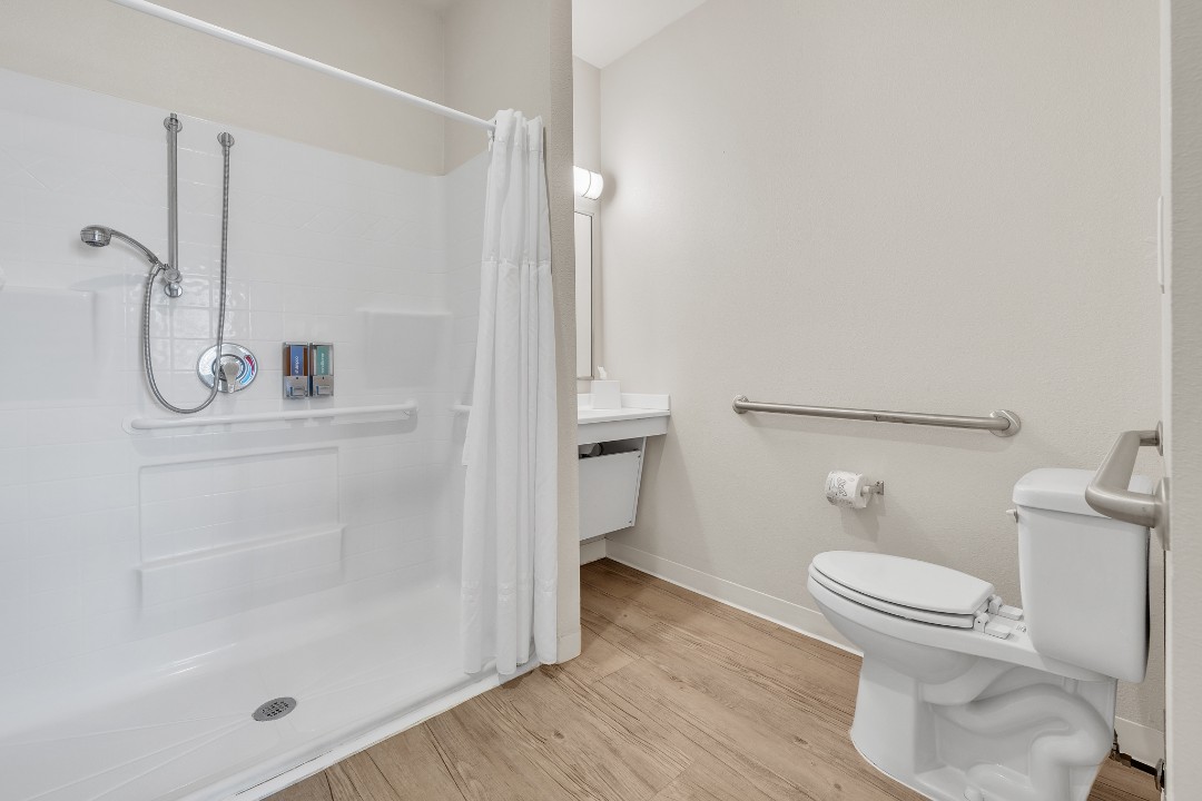 Simplicity At the Rim · Unit 1102  1102 3/2