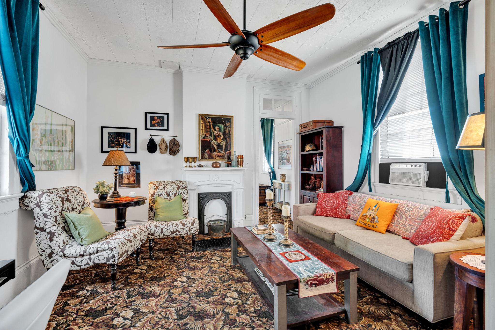 Warm living room flowing into outdoor space