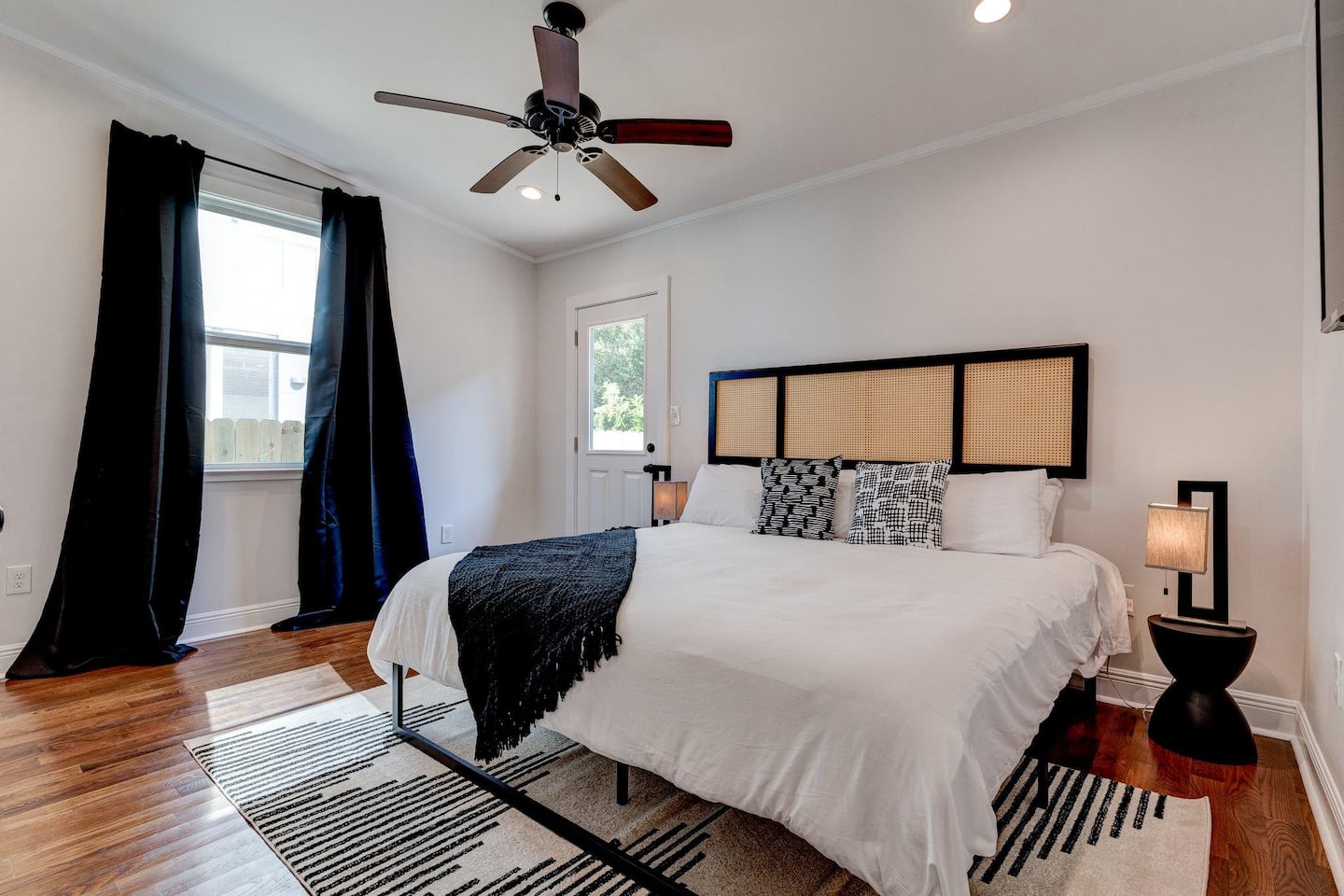 lovely master king bedroom with ensuite bathroom