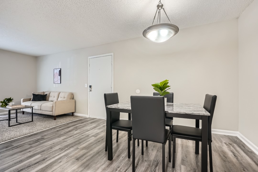 Crest at East Cobb 1820E · Unit 2/2