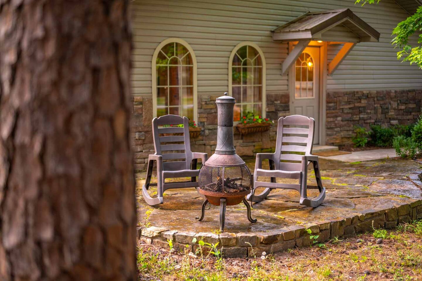 Hot Tub And Cozy Indoor Escape - Charming Cottage Sanctuary - オクラホマ州
