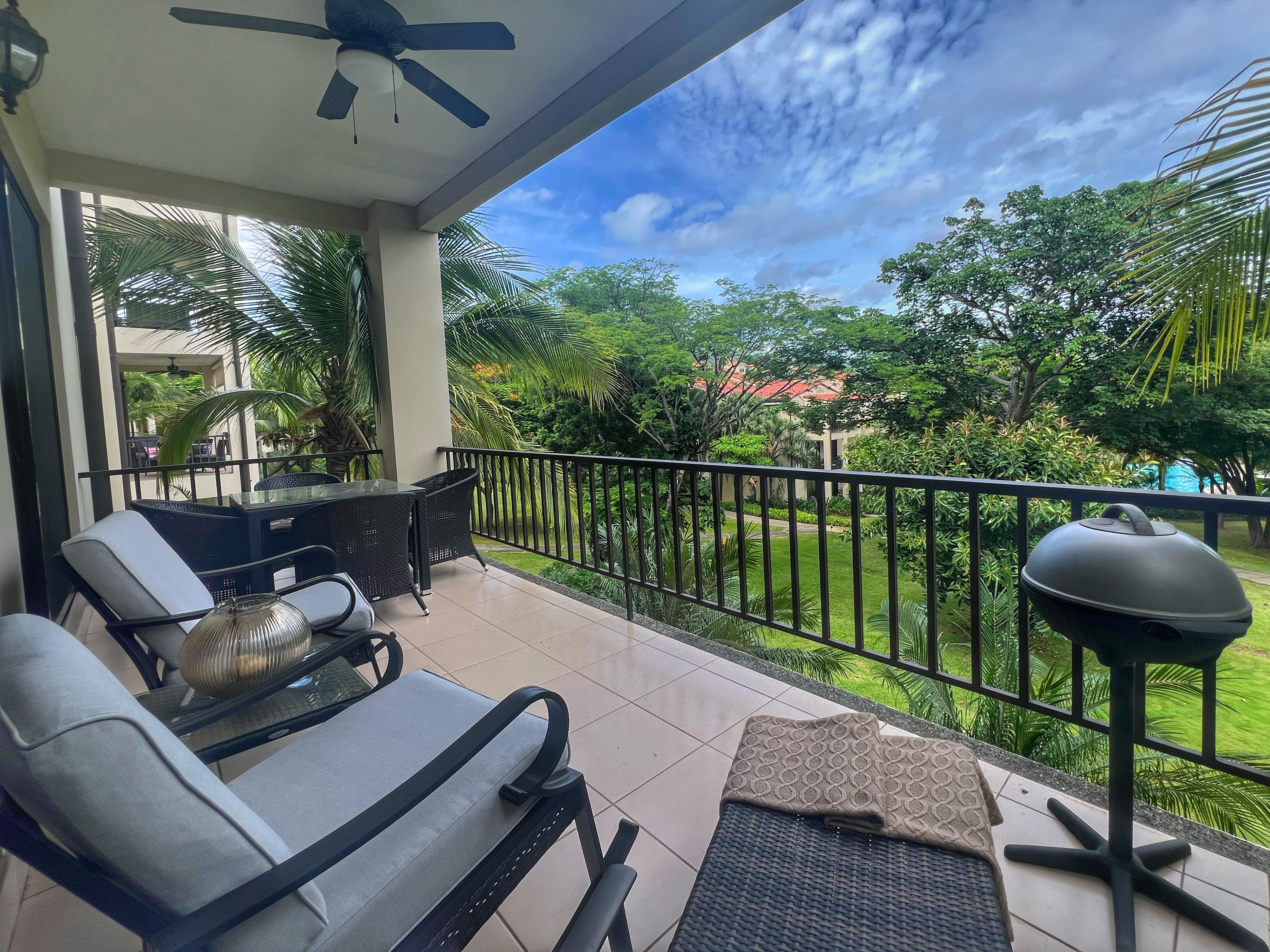 Golf Cart Included!  Beach Club, Fast Wi-Fi, BBQ — Playas del Coco, Guanacaste — vacation rental